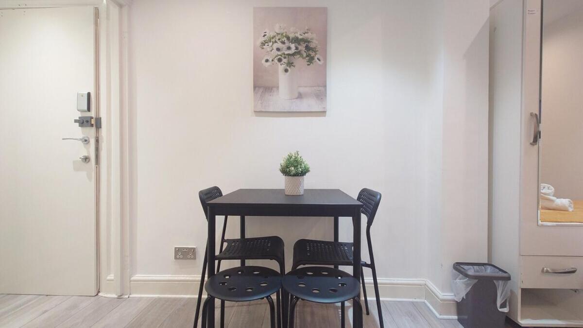 Comfort Camden Studio Apartments London Room photo